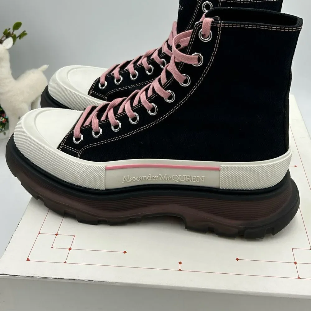Men’s Alexander, McQueen tread slick boots size 44 made in Italy